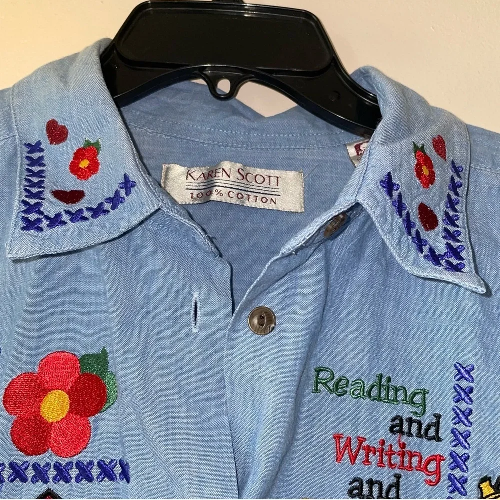 Karen Scott Chambray Cotton Button Down Shirt School Embroidery Size Large - Picture 6 of 7